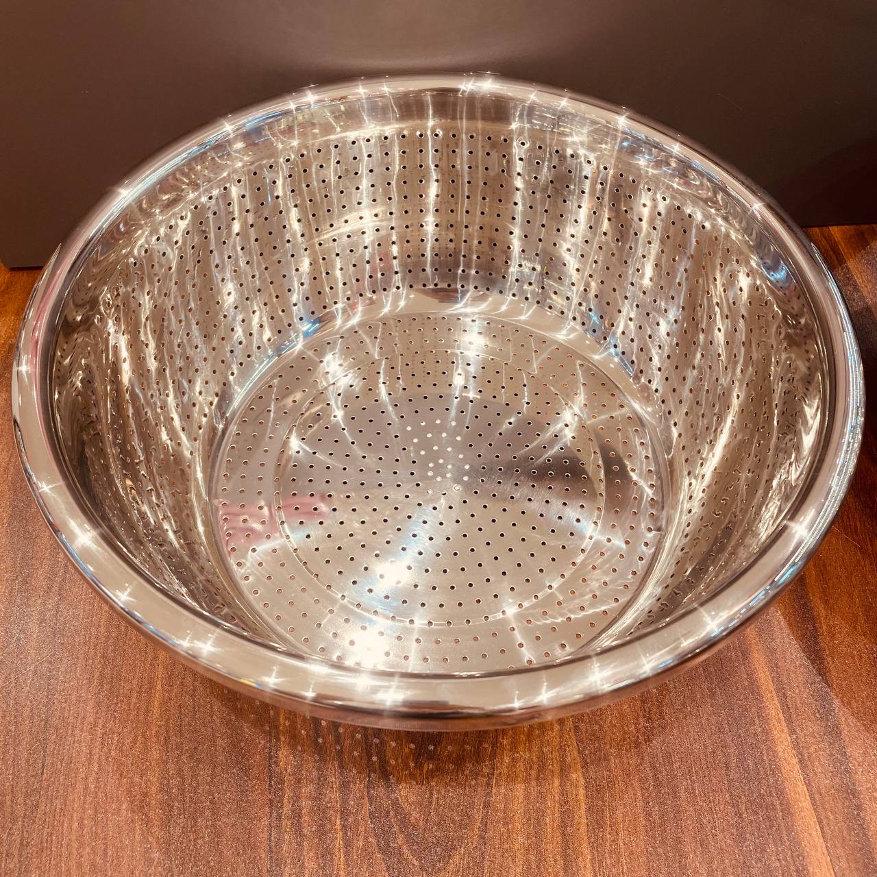 IMG_20240728_110844_320 خرید اینترنتی و بدون واسطه سبد استیل سوراخدار قطر 36 سانتی متر (آبکش )وارداتی درجه یک بازرگانی تنها پیشتازان