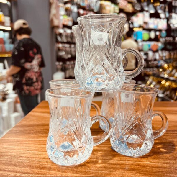 خرید و فروش استکان کمر باریک دسته دار بلور کریستال برند دیاموند وارداتی فروش به صورت آنلاین و حضوری با کیفیت عالی در فروشگاه تنها پیشتازان