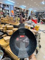 فروش عمده تابه ووک برند بارولی نچسب و کم روغن وارداتی از چین در فروشگاه تنها پیشتازان