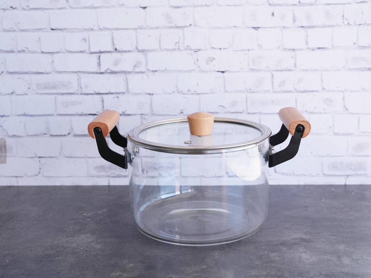 IMG_20251112_130851_040 قیمت قابلمه پیرکس شعله مستقیم و آنتی شوک دسته بامبو با کیفیت عالی در فروشگاه تنها پیشتازان